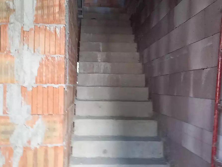 Immagine 32 di Appartamento in vendita  a Pisa