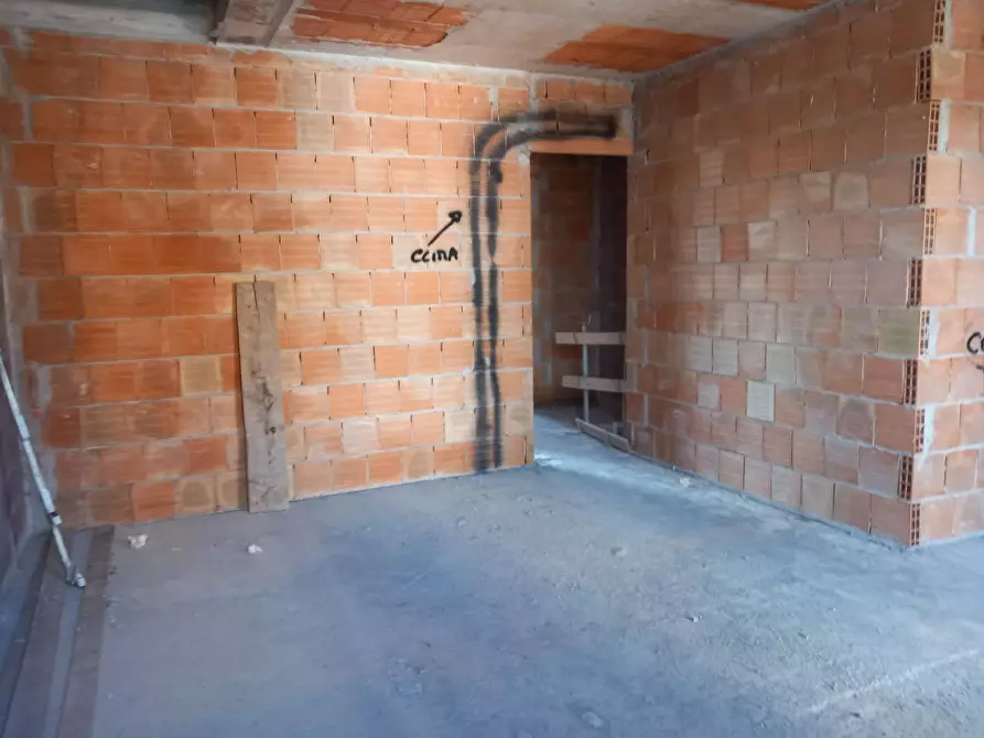 Immagine 11 di Appartamento in vendita  a Pisa