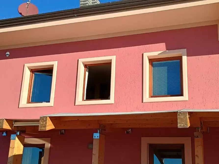 Immagine 33 di Casa colonica in vendita  a Massarosa