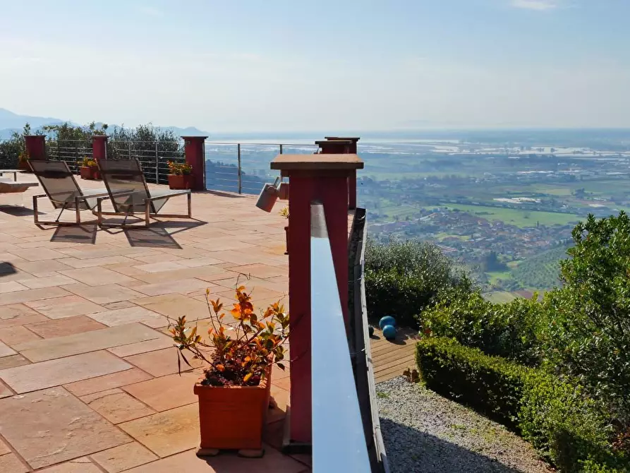 Immagine 20 di Casa colonica in vendita  a Massarosa