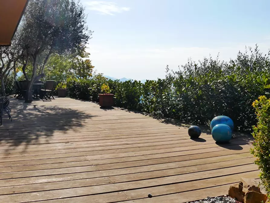 Immagine 43 di Casa colonica in vendita  a Massarosa