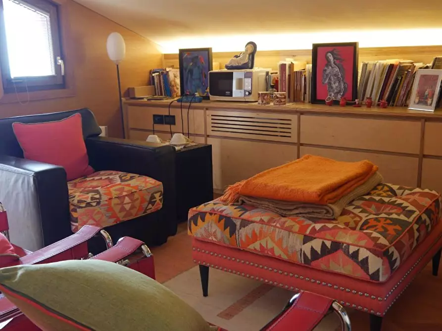 Immagine 132 di Casa colonica in vendita  a Massarosa