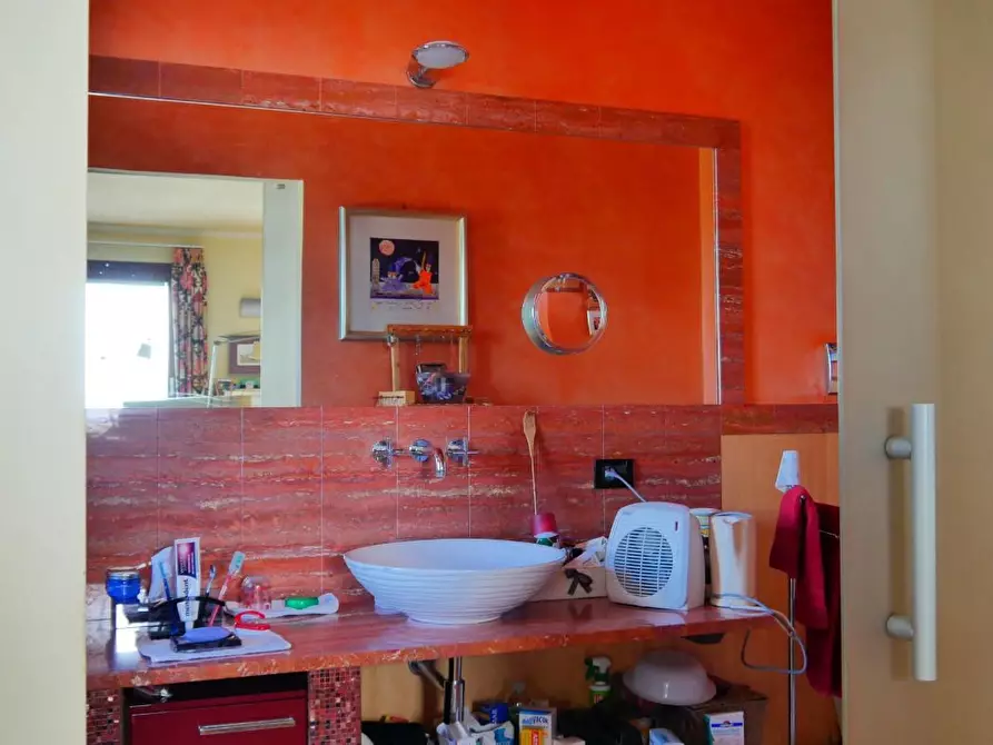 Immagine 186 di Casa colonica in vendita  a Massarosa