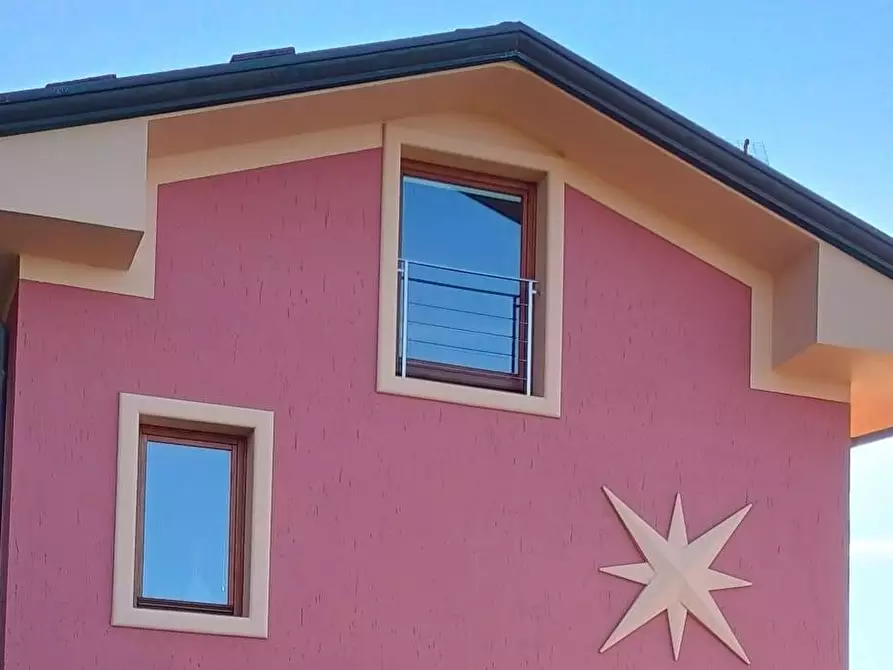 Immagine 2 di Casa colonica in vendita  a Massarosa