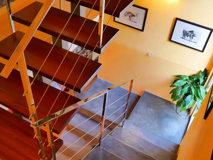 Immagine 119 di Casa colonica in vendita  a Massarosa