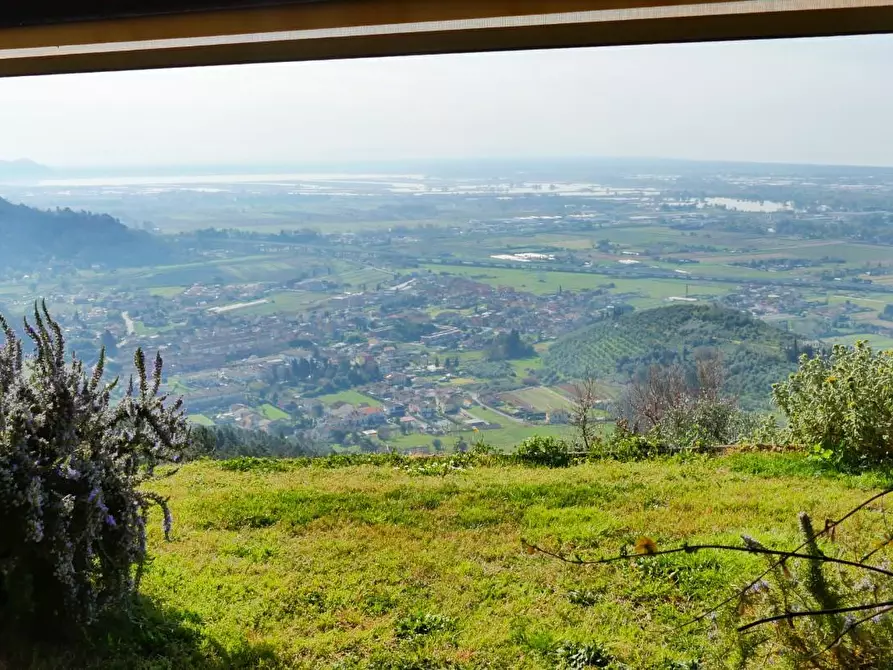 Immagine 72 di Casa colonica in vendita  a Massarosa