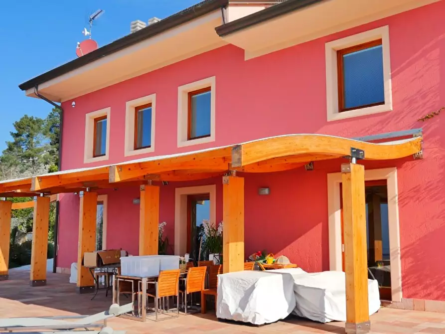 Immagine 34 di Casa colonica in vendita  a Massarosa