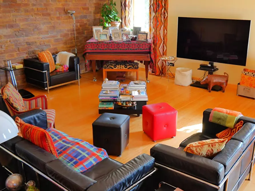 Immagine 103 di Casa colonica in vendita  a Massarosa