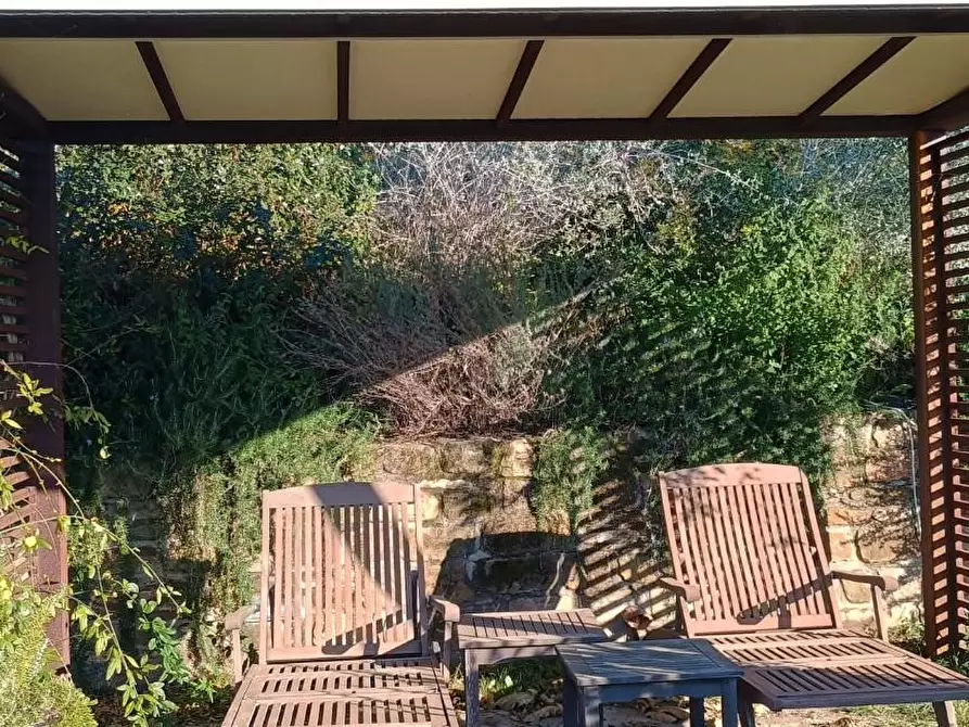 Immagine 60 di Casa colonica in vendita  a Massarosa