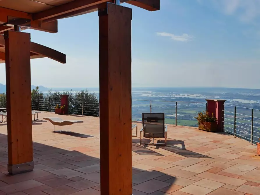 Immagine 38 di Casa colonica in vendita  a Massarosa