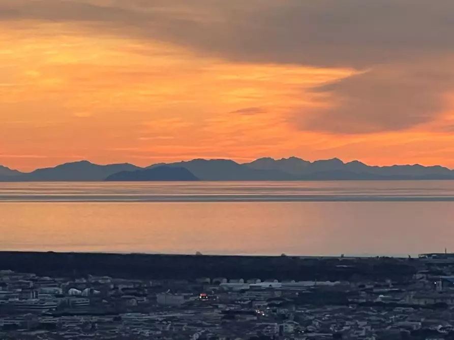 Immagine 161 di Casa colonica in vendita  a Massarosa