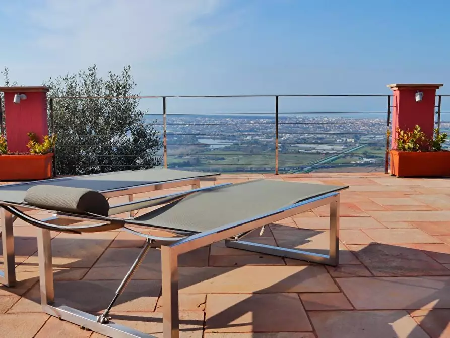 Immagine 37 di Casa colonica in vendita  a Massarosa