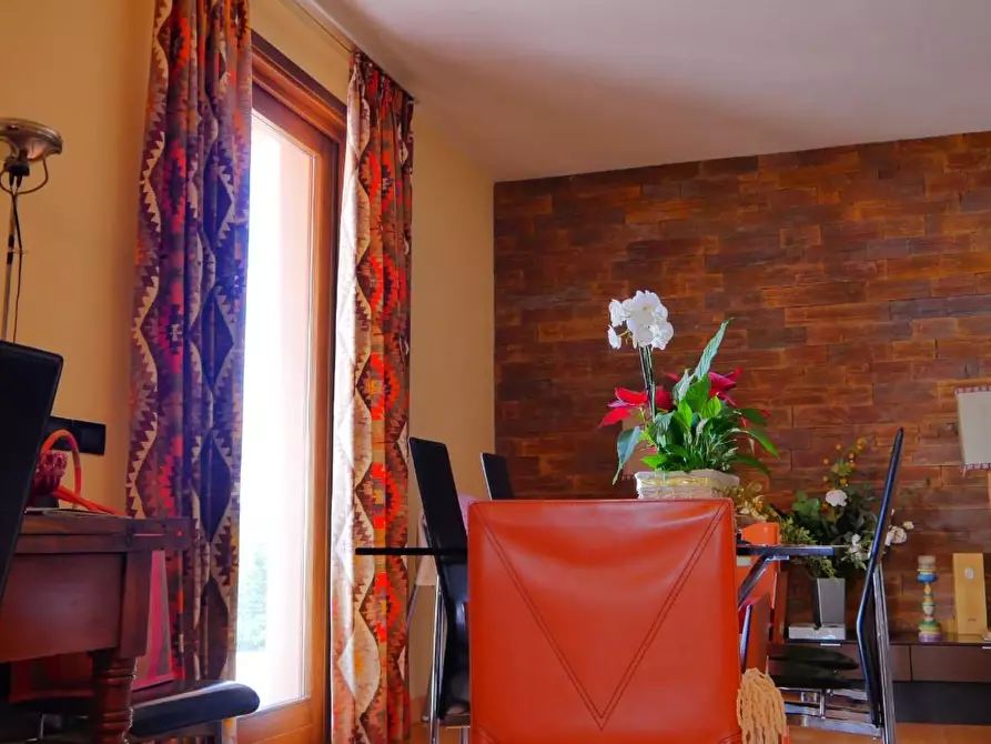 Immagine 100 di Casa colonica in vendita  a Massarosa