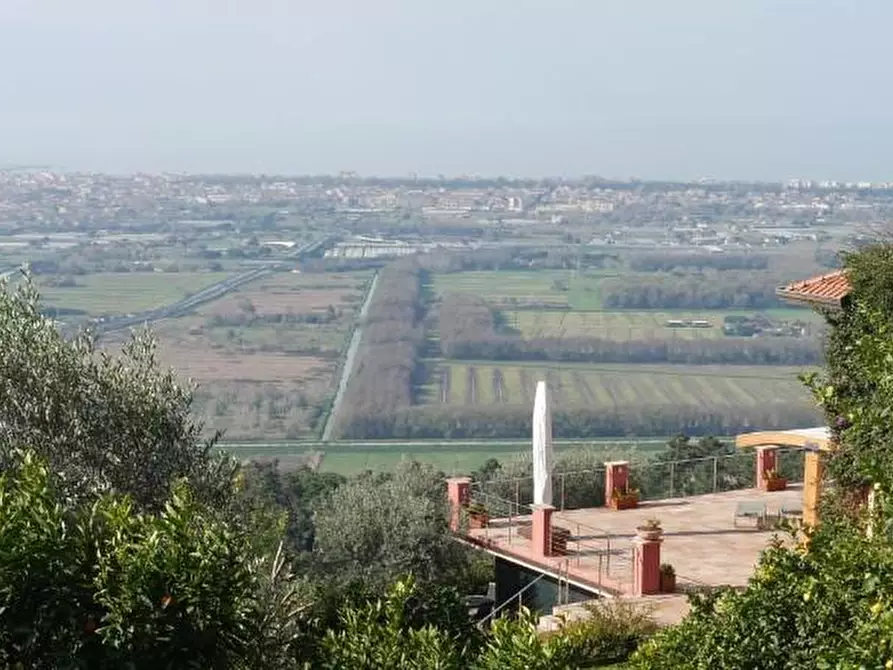 Immagine 88 di Casa colonica in vendita  a Massarosa