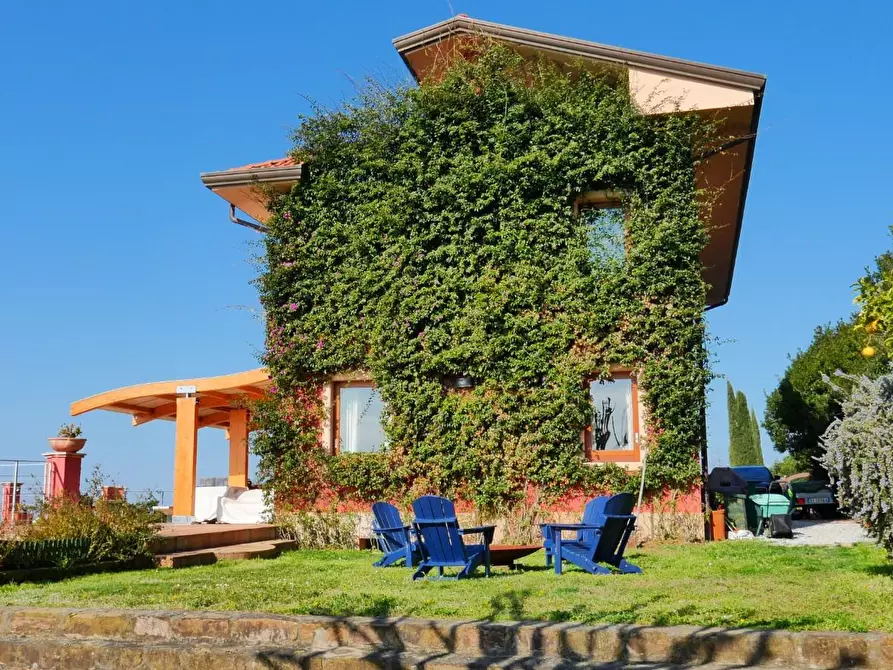 Immagine 54 di Casa colonica in vendita  a Massarosa