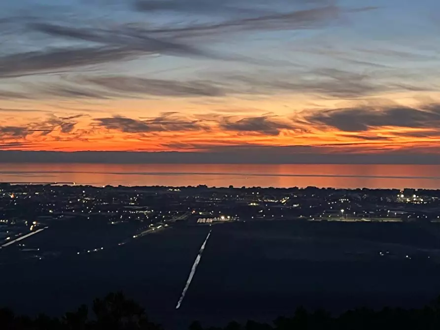 Immagine 171 di Casa colonica in vendita  a Massarosa