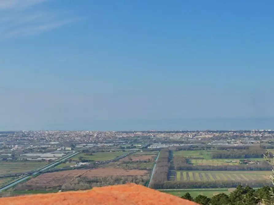 Immagine 32 di Casa colonica in vendita  a Massarosa