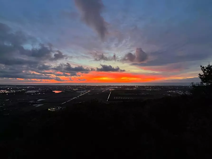 Immagine 175 di Casa colonica in vendita  a Massarosa