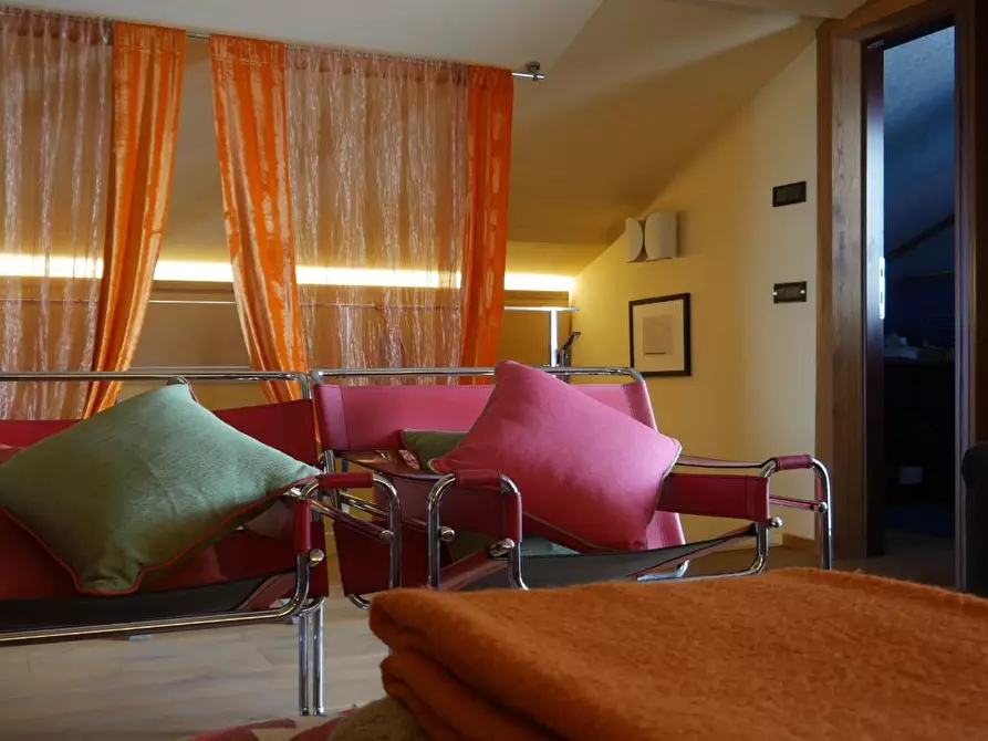 Immagine 133 di Casa colonica in vendita  a Massarosa