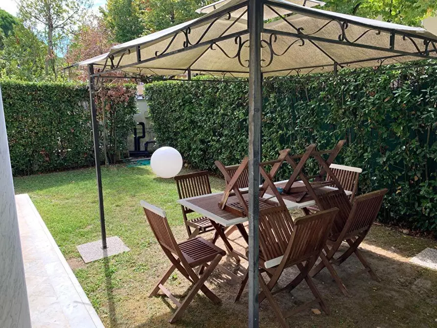 Immagine 2 di Appartamento in affitto  a Forte Dei Marmi