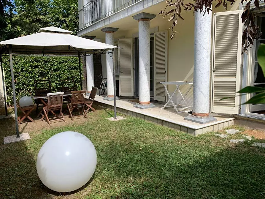 Immagine 3 di Appartamento in affitto  a Forte Dei Marmi