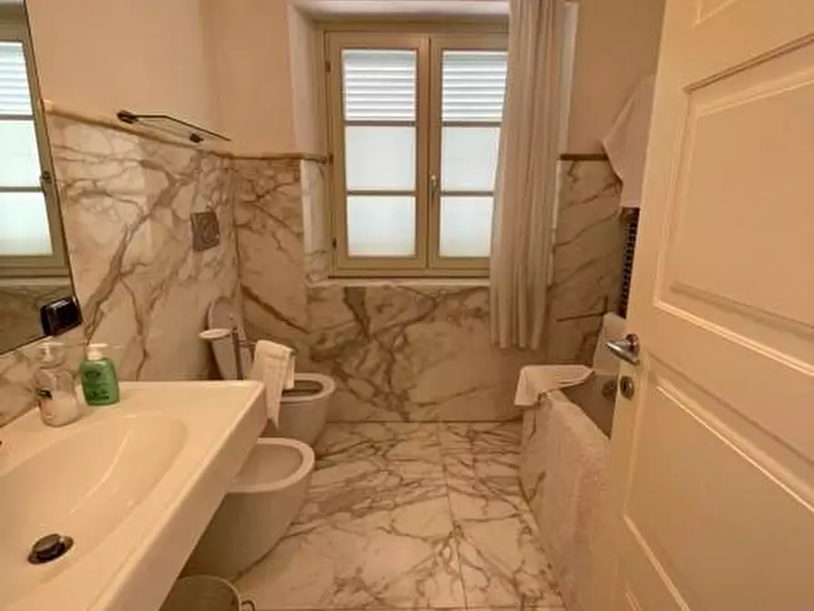 Immagine 12 di Appartamento in affitto  a Forte Dei Marmi