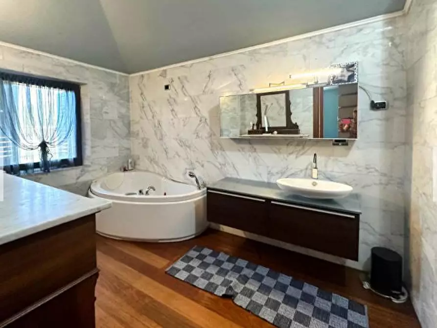 Immagine 39 di Casa indipendente in vendita  a Aulla