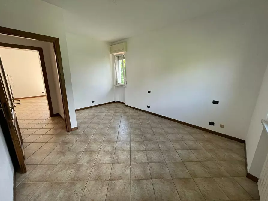 Immagine 17 di Villetta a schiera in vendita  a Montignoso