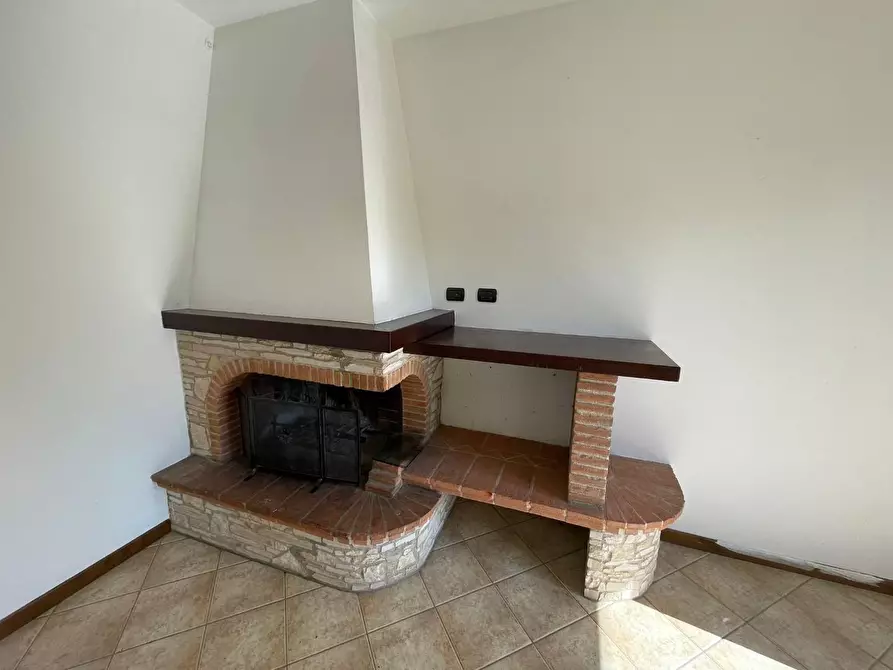 Immagine 6 di Villetta a schiera in vendita  a Montignoso