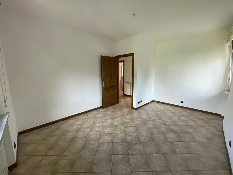 Immagine 18 di Villetta a schiera in vendita  a Montignoso