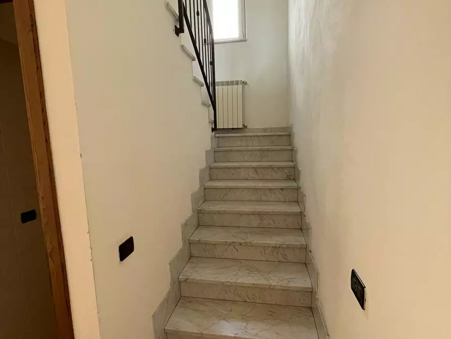 Immagine 10 di Villetta a schiera in vendita  a Montignoso