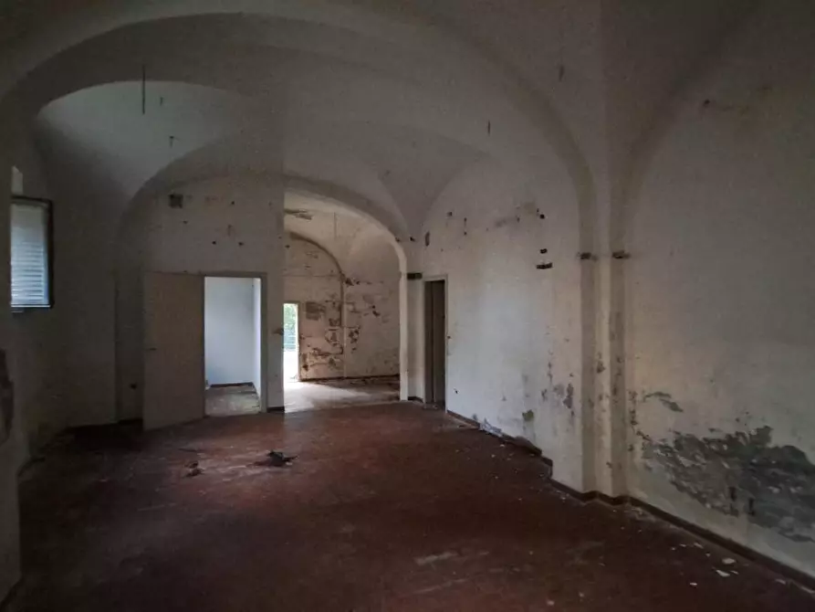 Immagine 2 di Garage in vendita  a Peccioli