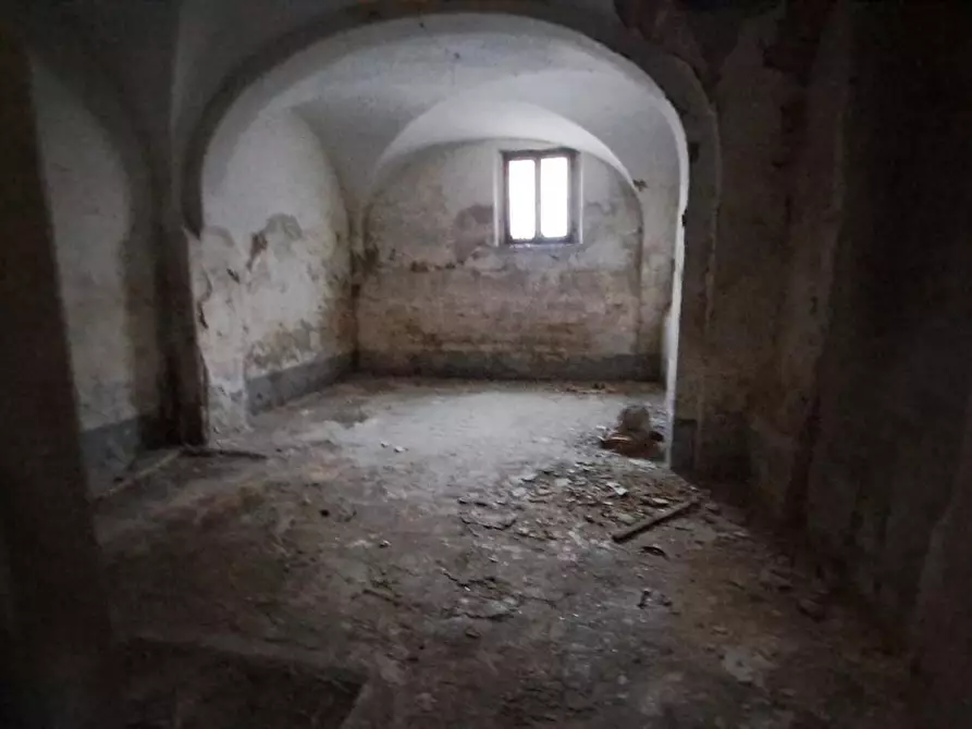 Immagine 5 di Garage in vendita  a Peccioli