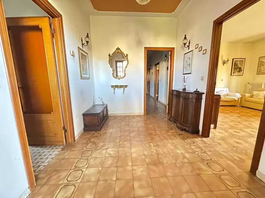 Immagine 18 di Casa indipendente in vendita  a Massa