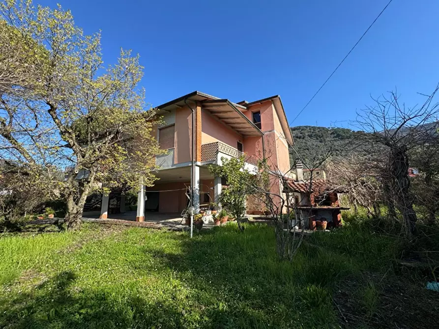 Immagine 14 di Casa indipendente in vendita  a Massa
