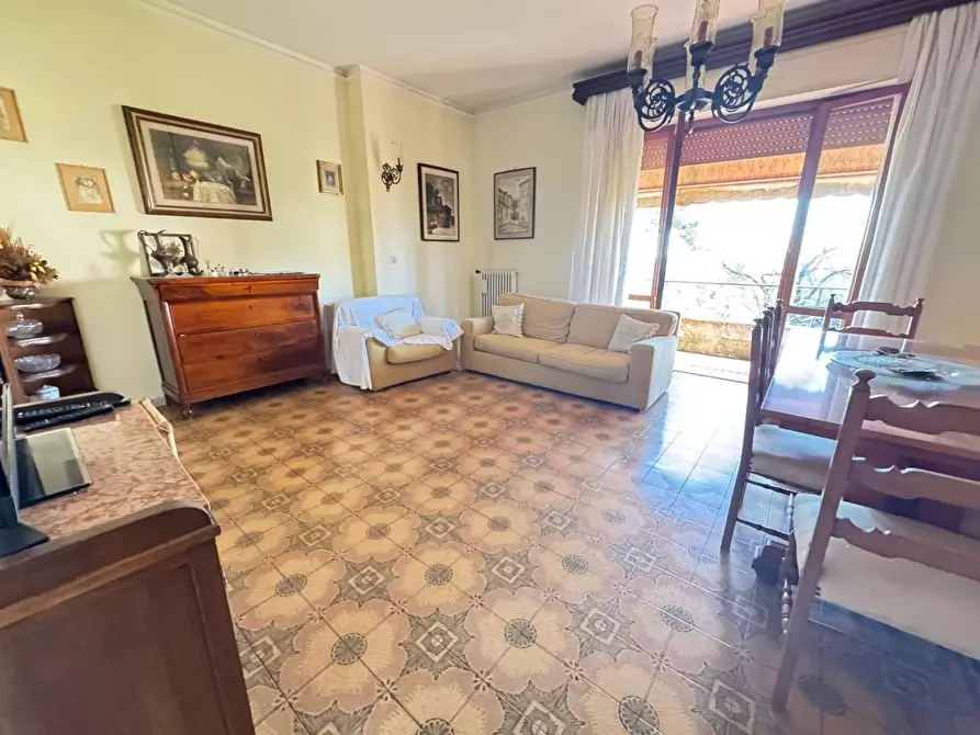 Immagine 17 di Casa indipendente in vendita  a Massa