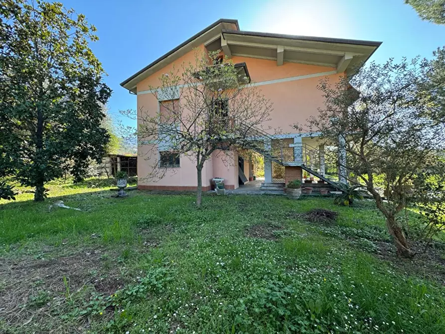 Immagine 4 di Casa indipendente in vendita  a Massa