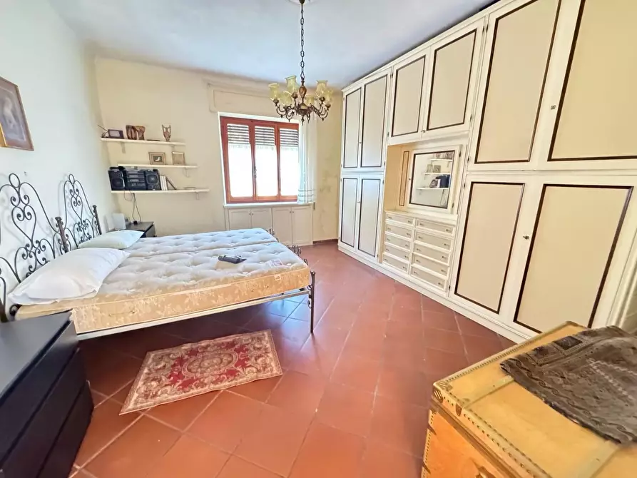 Immagine 6 di Casa indipendente in vendita  a Massa