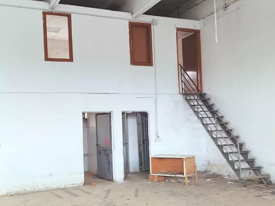 Immagine 5 di Attività artigianale in vendita  a Carmignano