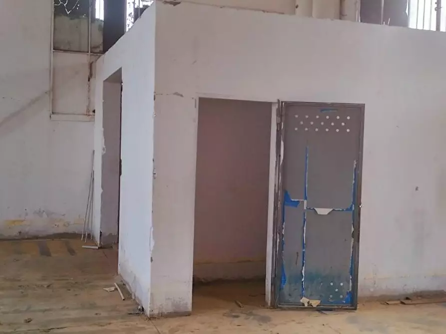 Immagine 12 di Attività artigianale in vendita  a Carmignano