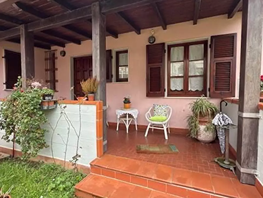 Immagine 10 di Casa bifamiliare in vendita  a Carrara