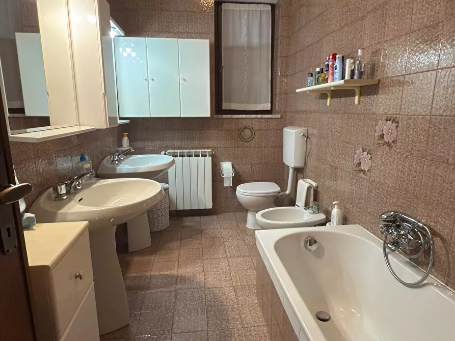 Immagine 19 di Casa bifamiliare in vendita  a Carrara