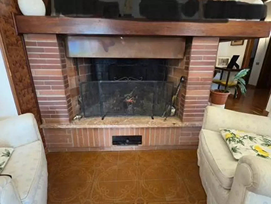 Immagine 3 di Casa bifamiliare in vendita  a Carrara