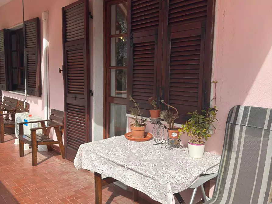 Immagine 1 di Casa bifamiliare in vendita  a Carrara