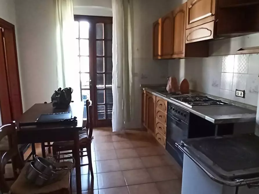 Immagine 11 di Appartamento in vendita  a Lucca