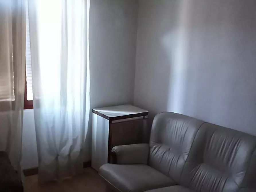 Immagine 21 di Appartamento in vendita  a Lucca