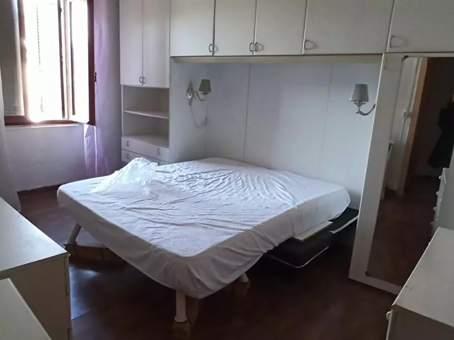 Immagine 16 di Appartamento in vendita  a Lucca