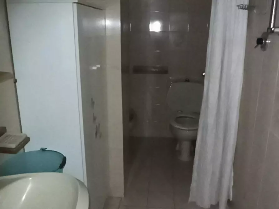 Immagine 17 di Appartamento in vendita  a Lucca