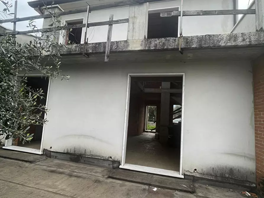 Immagine 2 di Villetta a schiera in vendita  a Ortonovo