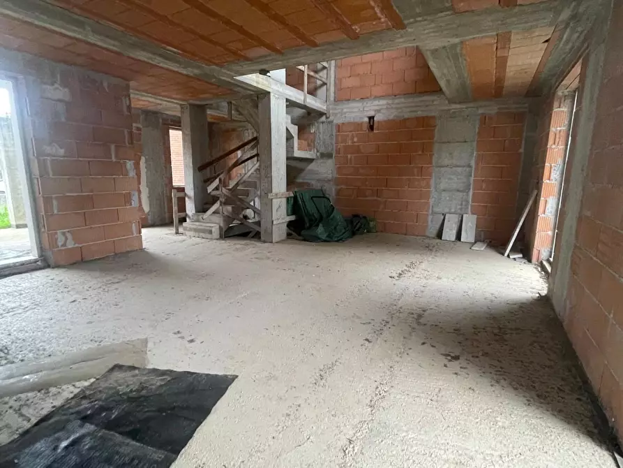 Immagine 10 di Villetta a schiera in vendita  a Ortonovo